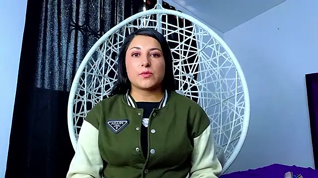 cuteeimy online show from 12-18-25, 07:07