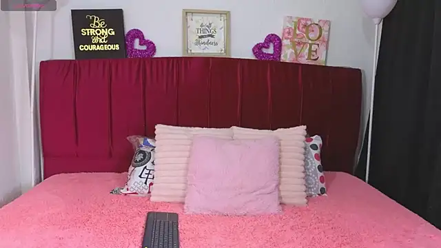 cuteeimy online show from 06-12-26, 07:33