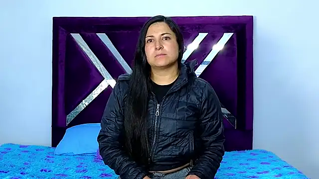 cuteeimy online show from 10-31-25, 12:24