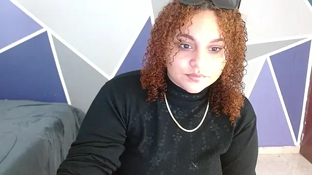 Snapshot of Yera_carey chatting on 10-17-25, 12:18 Yera carey online show from 10-17-25, 12:18