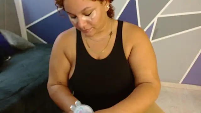 Snapshot of Yera_carey chatting on 10-21-25, 12:26 Yera carey online show from 10-21-25, 12:26