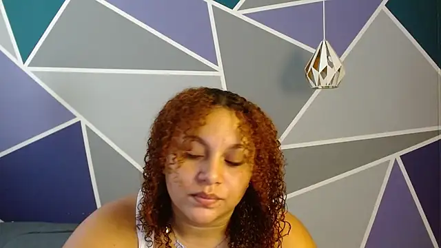 Snapshot of Yera_carey chatting on 10-20-25, 12:06 Yera carey online show from 10-20-25, 12:06