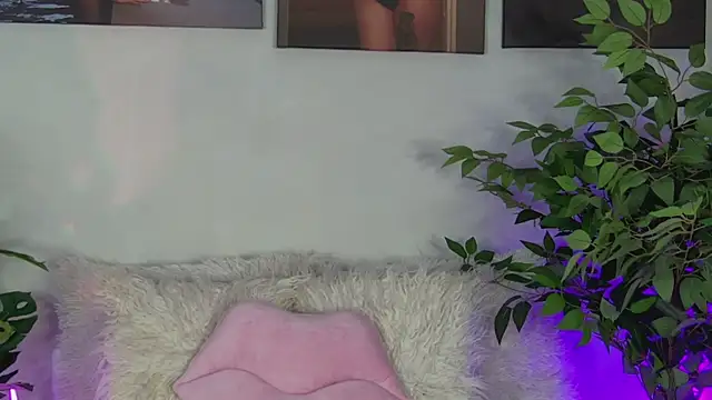 AlysonHuxley  online show from 04-03-26, 06:36