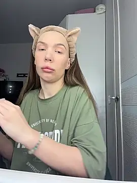 Snapshot of AlysonHuxley_ chatting on 02-23-26, 02:02 AlysonHuxley online show from 02-23-26, 02:02