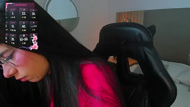 Snapshot of carlina_15 chatting on 06-10-26, 12:28 carlina 15 online show from 06-10-26, 12:28