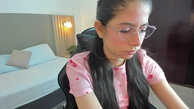 carlina 15 online show from 11-28-25, 12:16