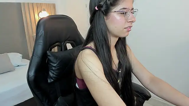 carlina 15 online show from 10-25-25, 12:17