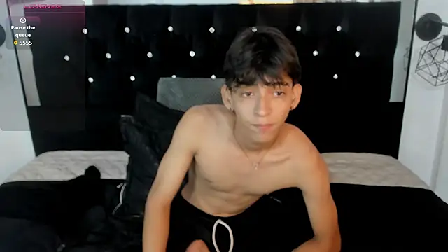 Sebas cat online show from 01-18-26, 02:15