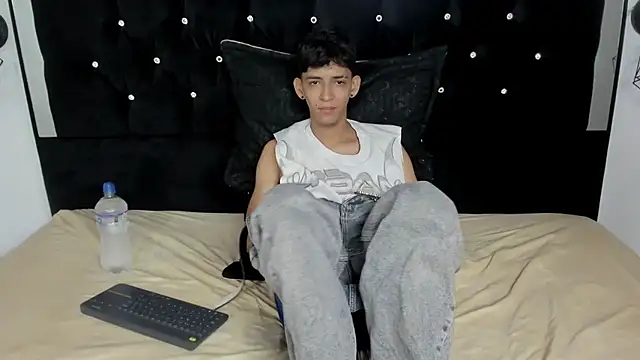 Sebas cat online show from 03-04-26, 01:35