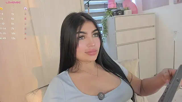 EmmyKenner online show from 10-23-25, 11:42