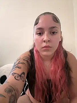 babykalirose online show from 10-16-25, 10:07