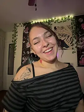 Snapshot of babykalirose chatting on 06-05-26, 01:54 babykalirose online show from 06-05-26, 01:54