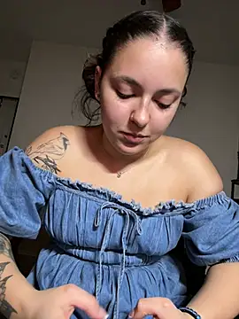 Snapshot of babykalirose chatting on 04-18-26, 02:47 babykalirose online show from 04-18-26, 02:47