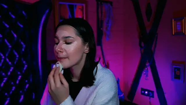 Snapshot of KimClarks_ chatting on 10-15-25, 10:12 KimClarks  online show from 10-15-25, 10:12