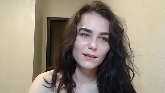 Snapshot of Silviaa_a chatting on 02-17-26, 07:33 Silviaa a online show from 02-17-26, 07:33