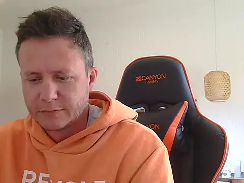 Snapshot of TroyDieselXXX chatting on 02-18-26, 06:44 TroyDieselXXX online show from 02-18-26, 06:44