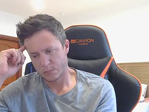 Snapshot of TroyDieselXXX chatting on 09-20-25, 05:01 TroyDieselXXX online show from 09-20-25, 05:01