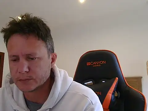 Snapshot of TroyDieselXXX chatting on 02-16-26, 05:17 TroyDieselXXX online show from 02-16-26, 05:17