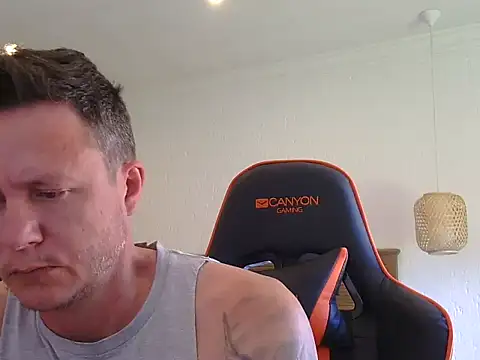 Snapshot of TroyDieselXXX chatting on 02-08-26, 07:06 TroyDieselXXX online show from 02-08-26, 07:06