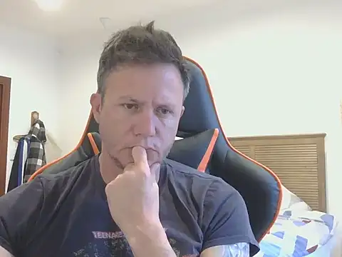 Snapshot of TroyDieselXXX chatting on 11-06-25, 04:05 TroyDieselXXX online show from 11-06-25, 04:05