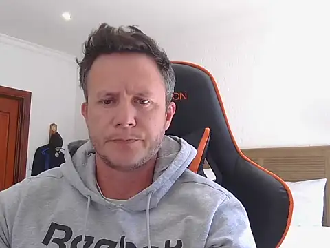 Snapshot of TroyDieselXXX chatting on 09-18-25, 09:45 TroyDieselXXX online show from 09-18-25, 09:45