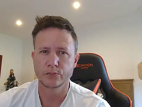 Snapshot of TroyDieselXXX chatting on 02-11-26, 05:29 TroyDieselXXX online show from 02-11-26, 05:29