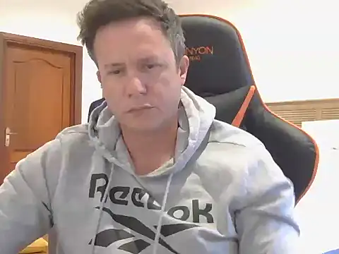 Snapshot of TroyDieselXXX chatting on 09-23-25, 04:19 TroyDieselXXX online show from 09-23-25, 04:19