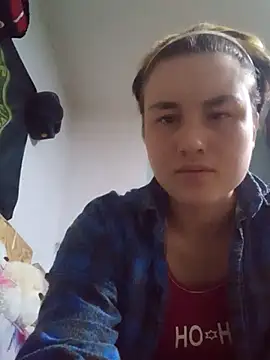 MoonIrene online show from 10-27-25, 03:02