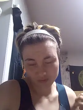 MoonIrene online show from 10-29-25, 12:59