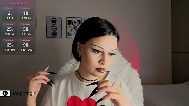 IamLuna2006 online show from 04-05-26, 04:52