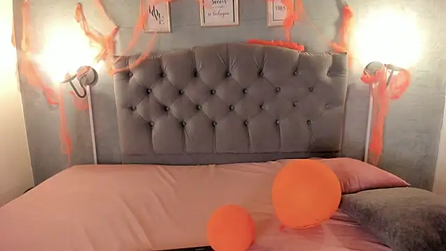 Snapshot of GiannaSlimJB chatting on 10-29-25, 03:27 GiannaSlimJB online show from 10-29-25, 03:27