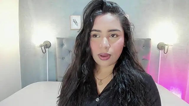 GiannaSlimJB online show from 09-26-25, 03:24