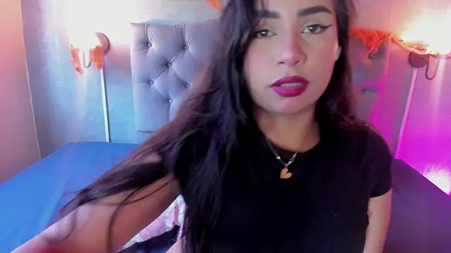 GiannaSlimJB online show from 10-05-25, 08:21