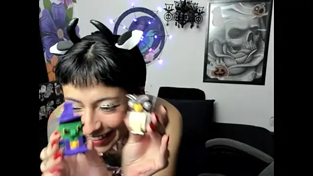 Luna0ciaran online show from 10-31-25, 07:16