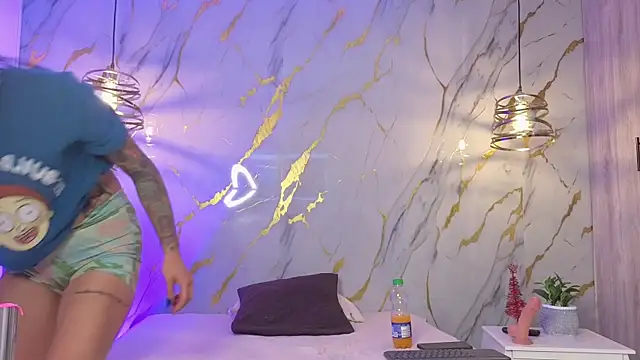 Scaarlettfox online show from 02-25-26, 07:47