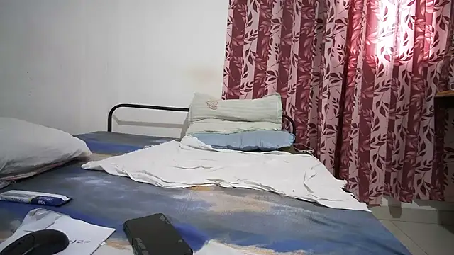 Snapshot of methu01 chatting on 11-28-25, 09:53 methu01 online show from 11-28-25, 09:53