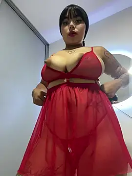 lucialauper  online show from 07-10-26, 12:10