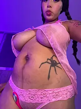 lucialauper  online show from 03-24-26, 12:21