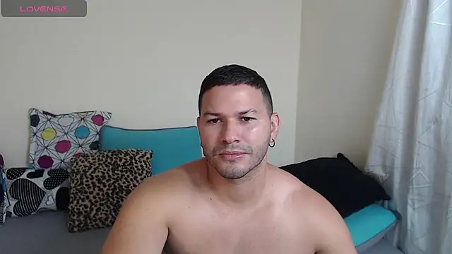 Snapshot of Tim_mz01 chatting on 05-12-26, 01:39 Tim mz01 online show from 05-12-26, 01:39