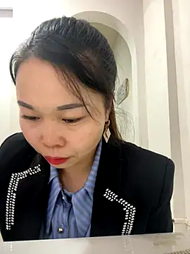 xlj4523 online show from 10-28-25, 08:57