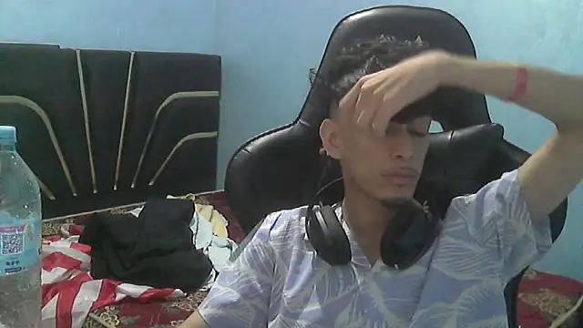 Snapshot of Dark_DesireX chatting on 09-21-25, 04:34 Dark DesireX online show from 09-21-25, 04:34