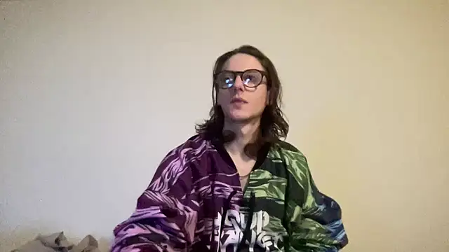 Snapshot of longdickelijah chatting on 11-14-25, 12:47 longdickelijah online show from 11-14-25, 12:47