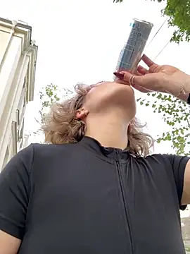 KellyKeler online show from 09-25-25, 12:22