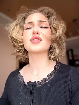 KellyKeler online show from 04-10-26, 11:17