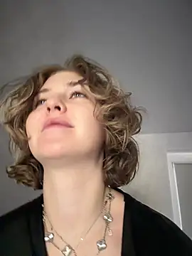 Snapshot of KellyKeler chatting on 07-19-26, 11:18 KellyKeler online show from 07-19-26, 11:18