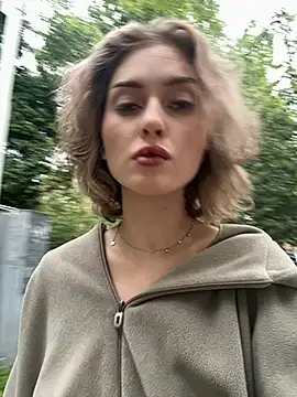 KellyKeler online show from 09-18-25, 12:52