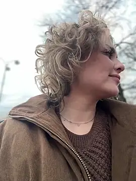 KellyKeler online show from 12-19-25, 01:13