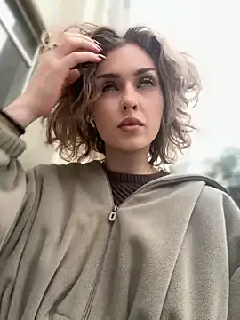 KellyKeler online show from 10-18-25, 01:02