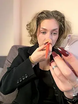 KellyKeler online show from 01-11-26, 10:11