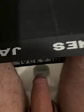 hugehairycock 98 online show from 12-17-25, 03:44